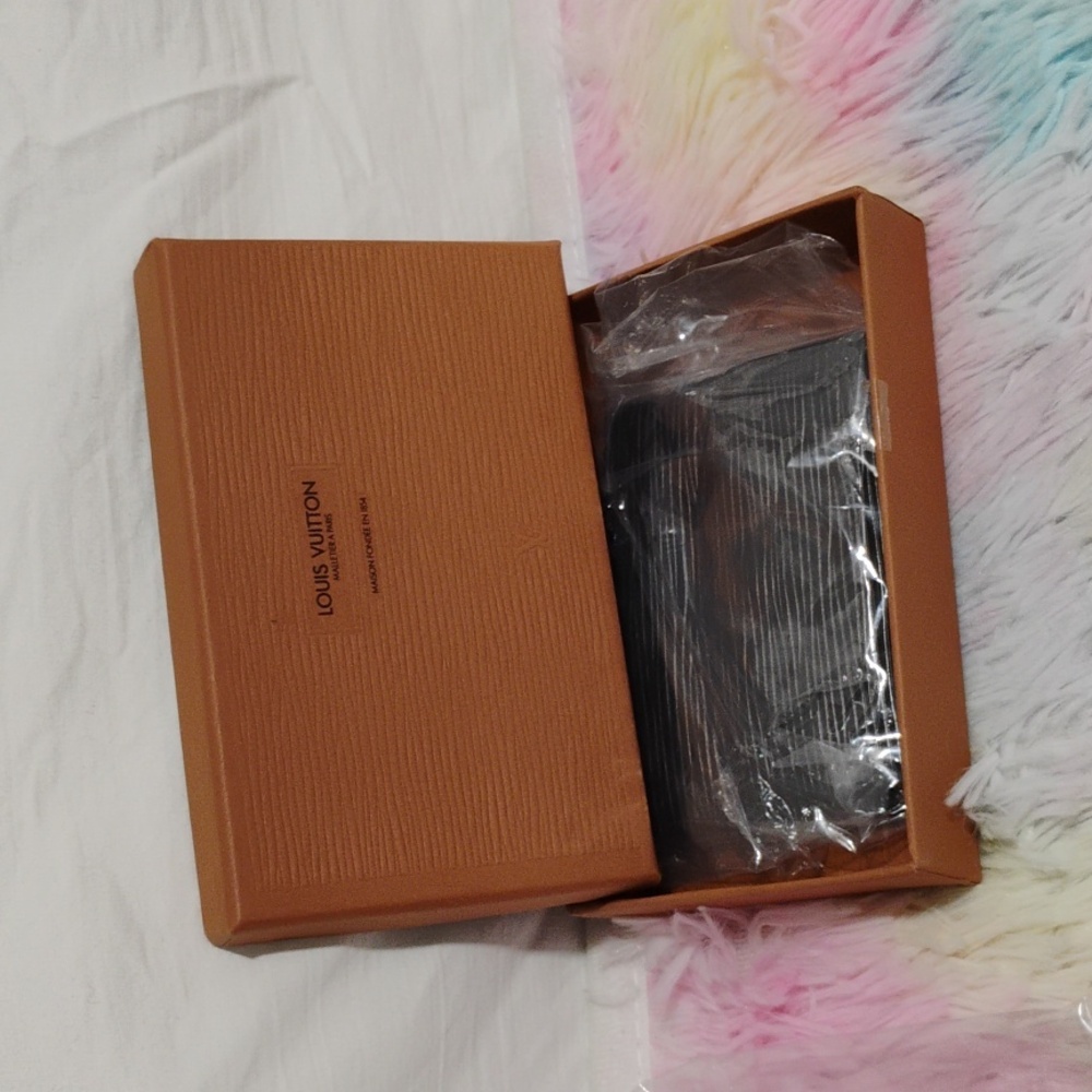SALE! Authentic Louis Vuitton Black Epi Coin & Card Purse Vintage Wallet Unisex - Picture 13 of 13